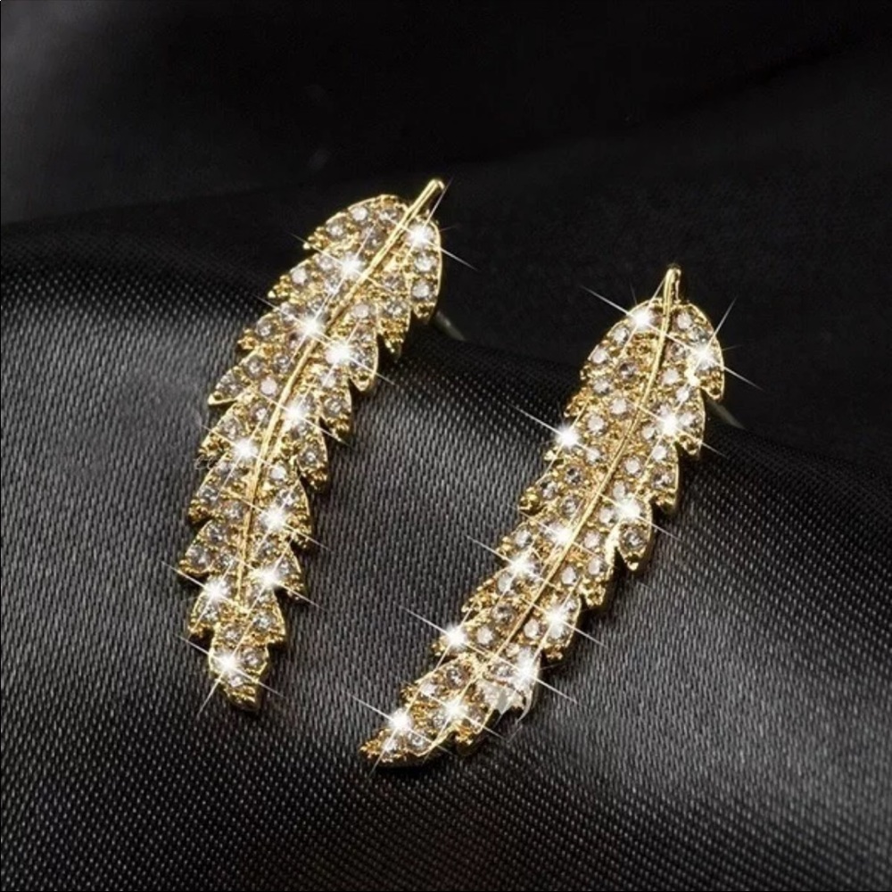 FEATHER ♡ Luxury Cubic Zirconia Earrings - Picture 5 of 7